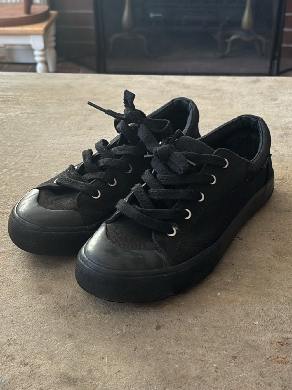SR Max Womens Black Ventura MaxTrax Soft Toe SRO Athletic 6M (A-7) slip resistan